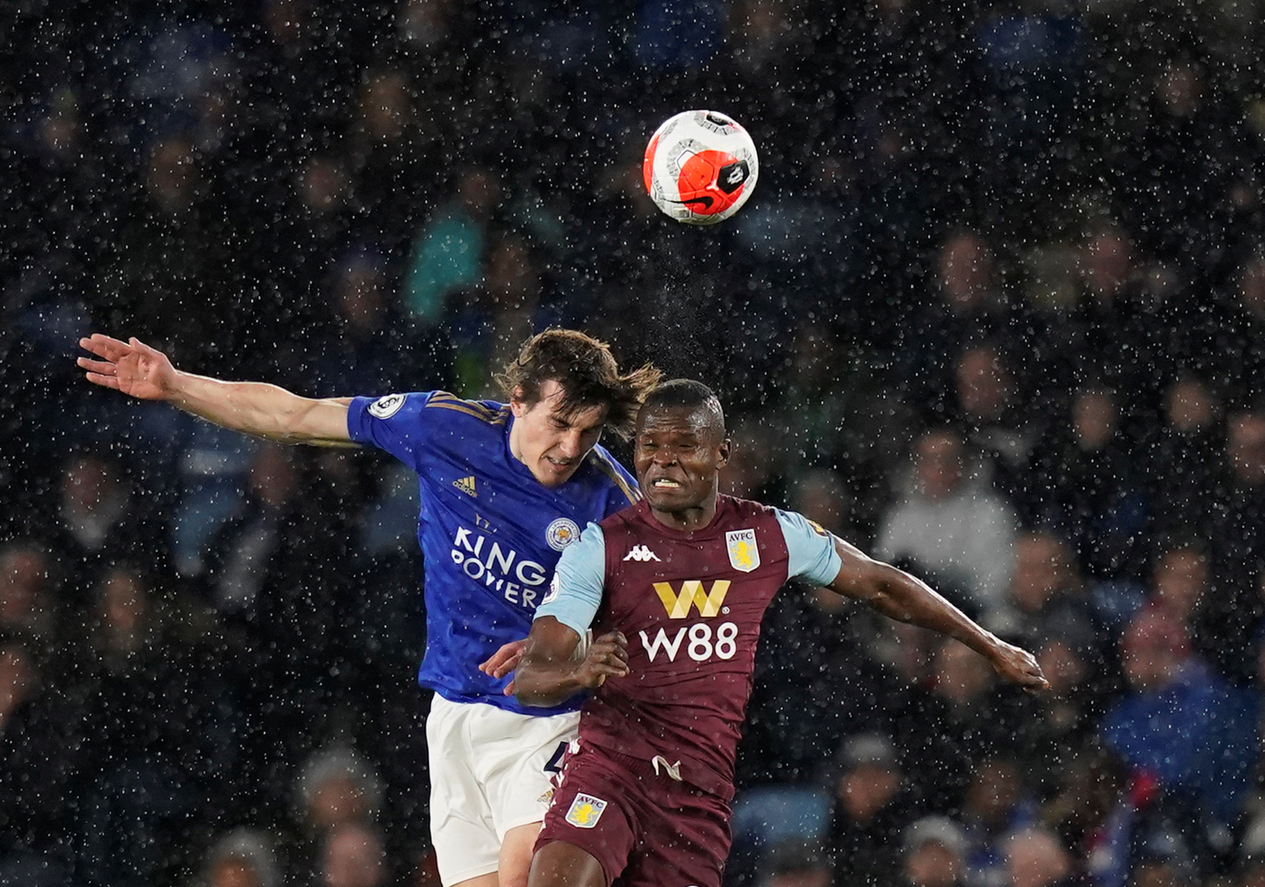 林诗栋输外战，为何横滨赛不敌邱党？王皓点出原因，是否该换教练.