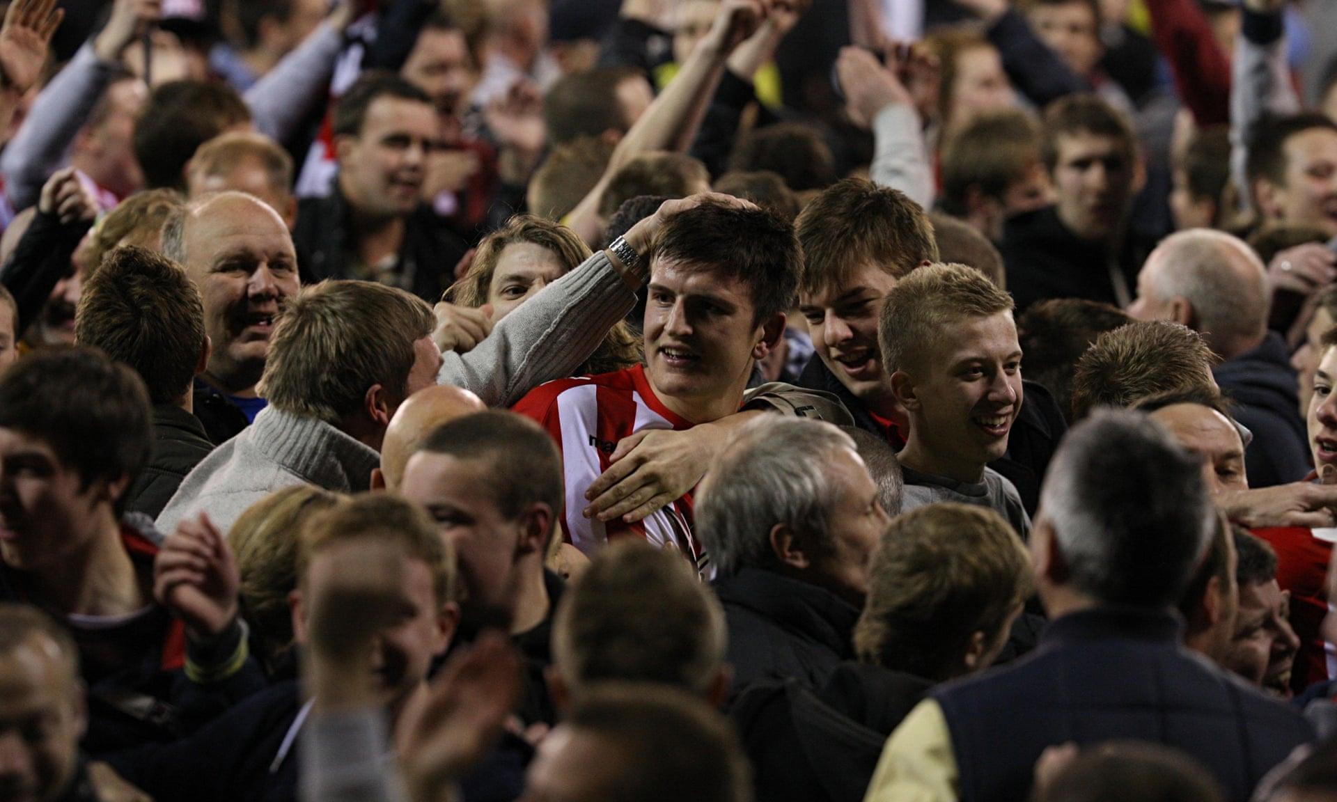 何球队后防 何球队后防